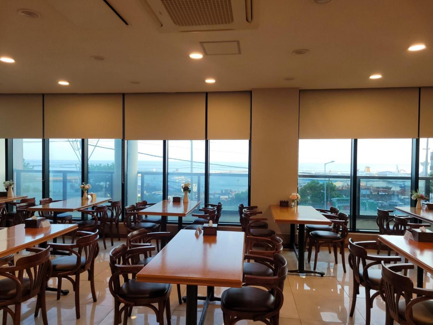 Sims Hotel Jeju Exterior foto